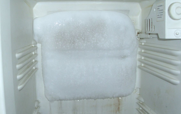 冰箱冷藏室有水 应该怎样处理这种情况?
